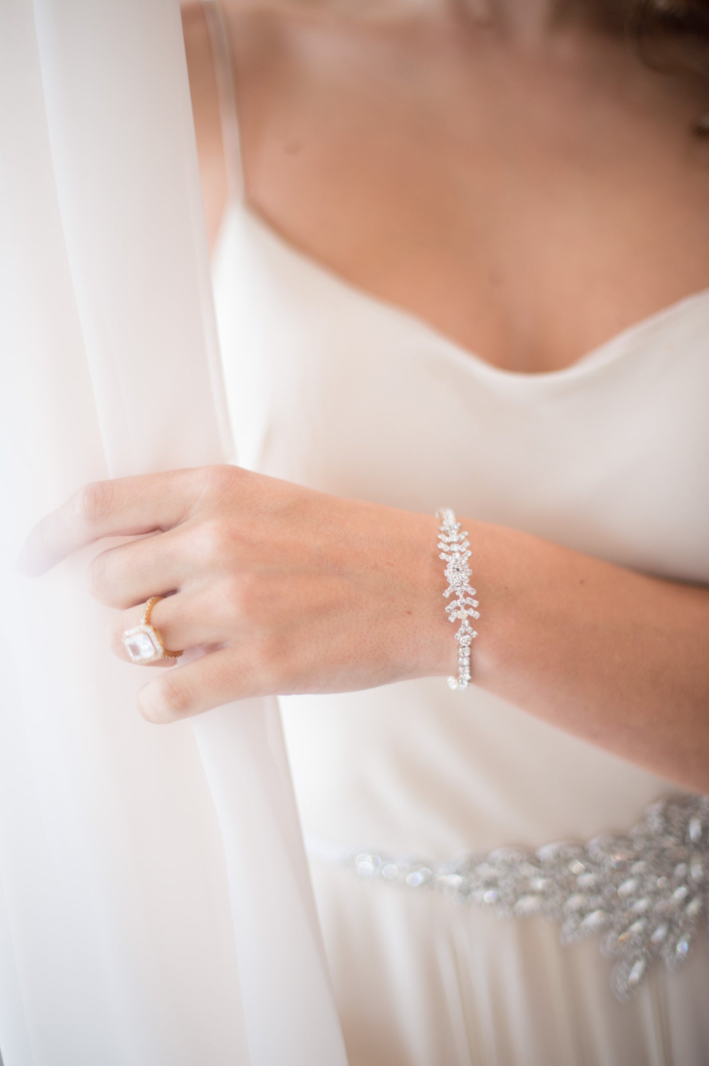 HEATHER ASYM SASH - SILVER