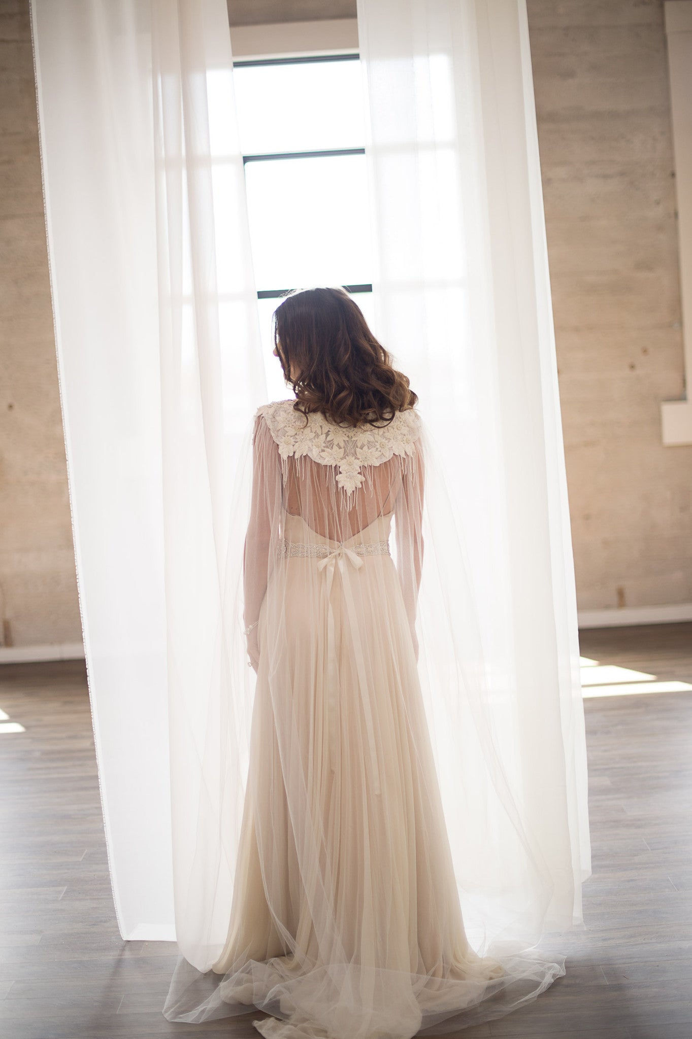 DAENERYS CAPE - IVORY