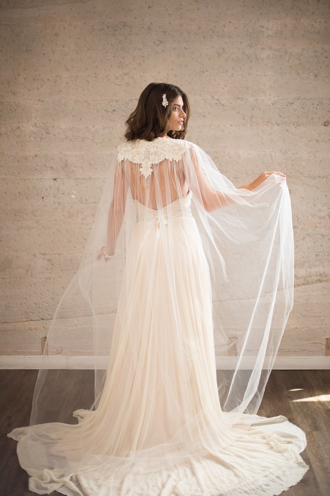 DAENERYS CAPE - IVORY