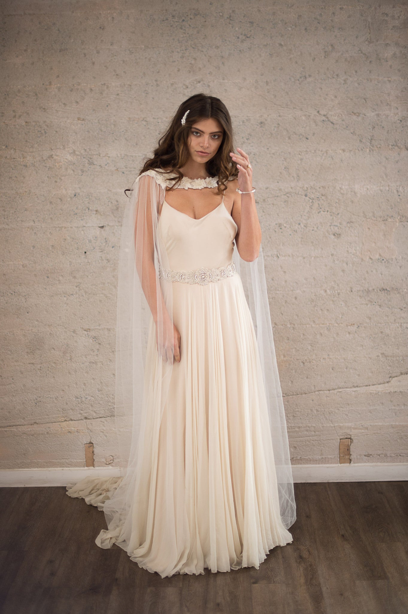 DAENERYS CAPE - IVORY
