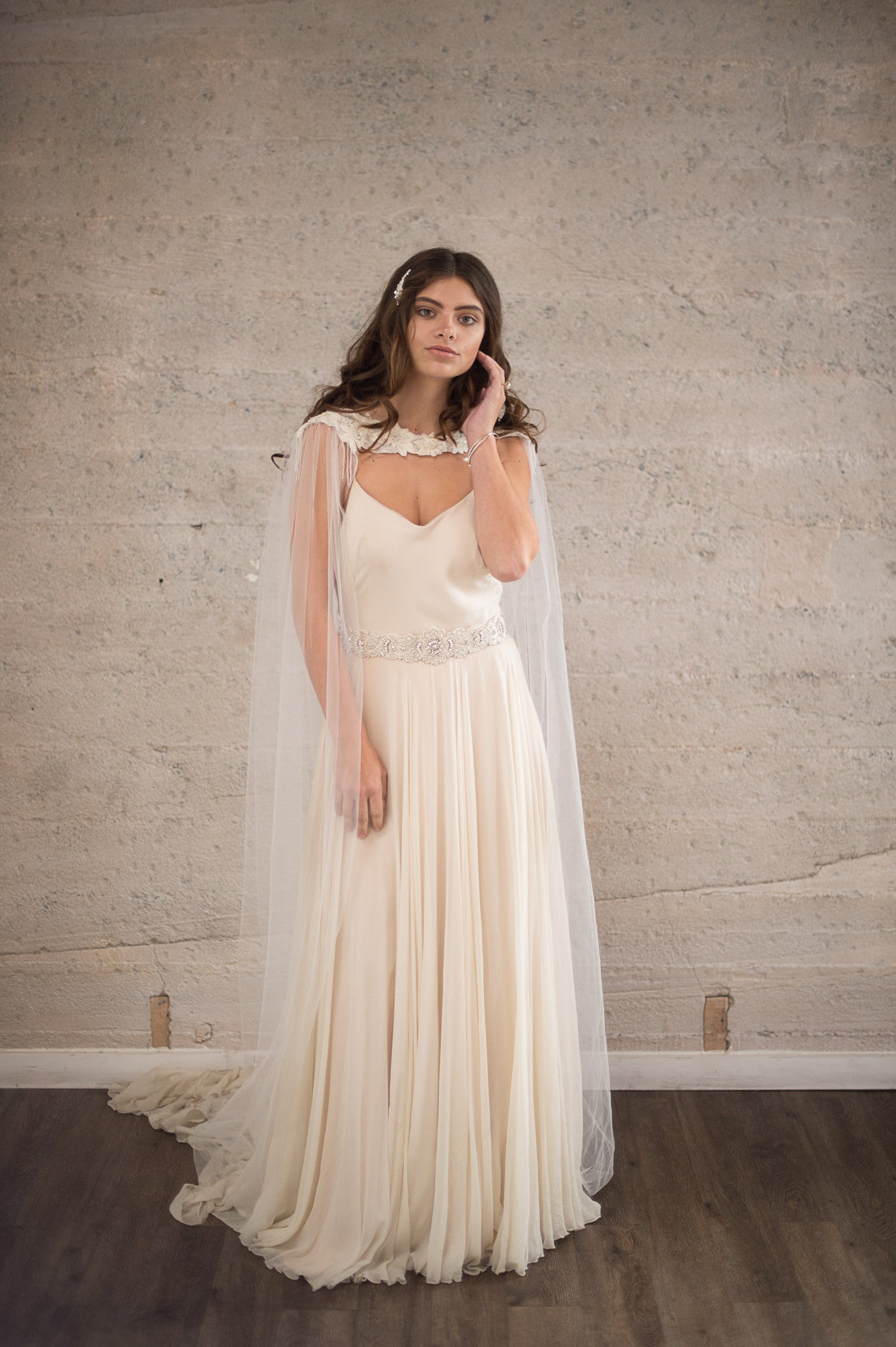DAENERYS CAPE - IVORY