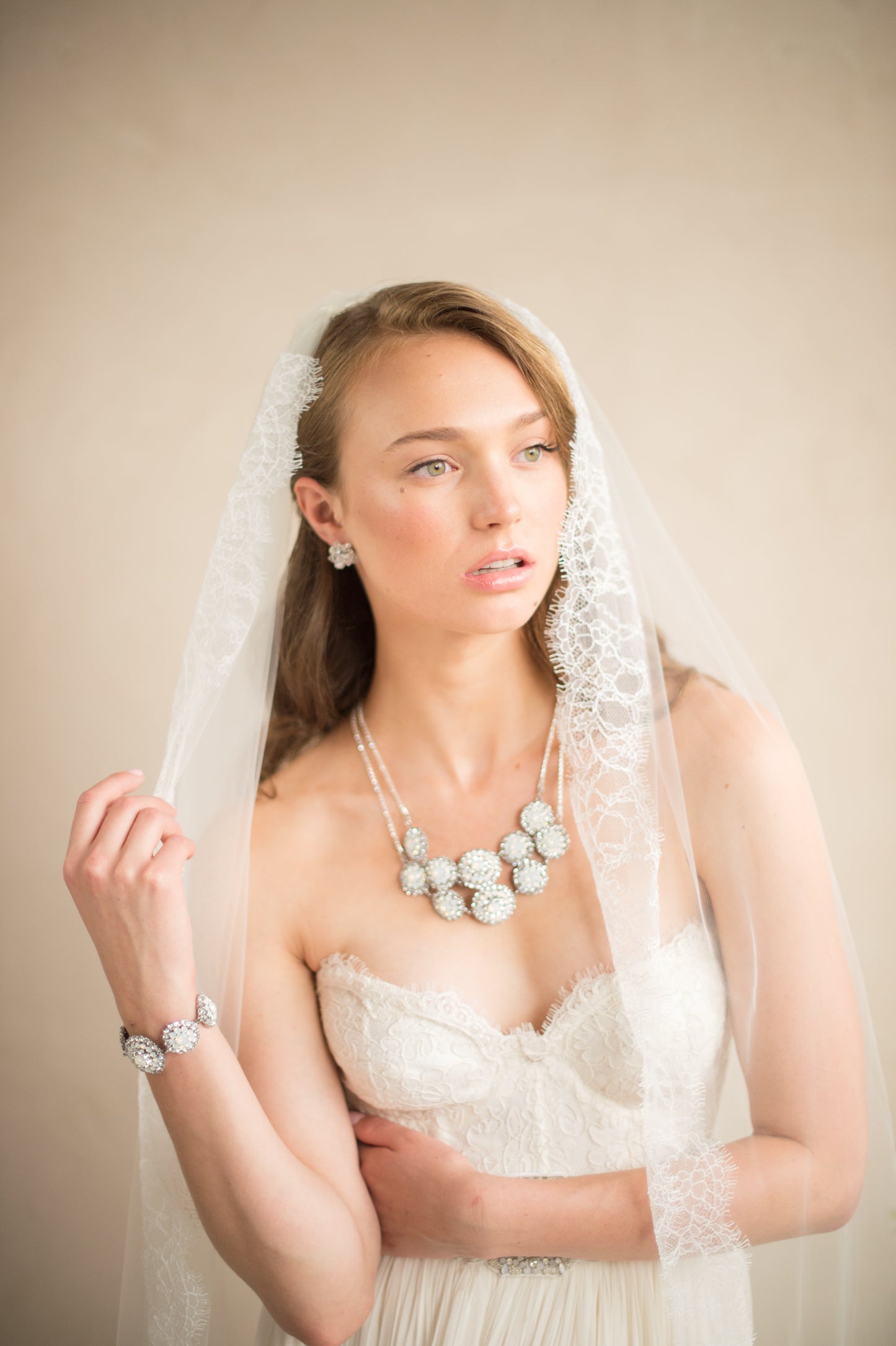 LETITIA STANDARD VEIL