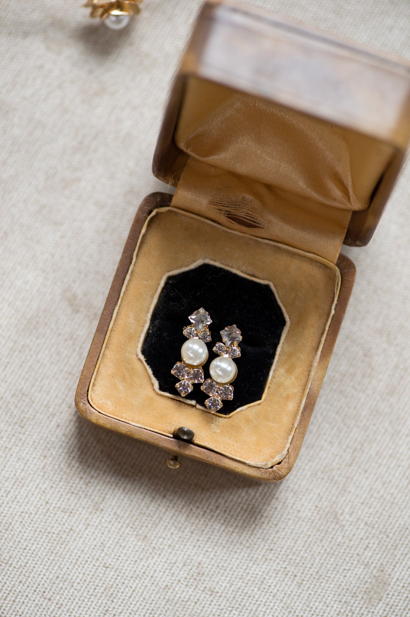 LIV EARRINGS- GOLD