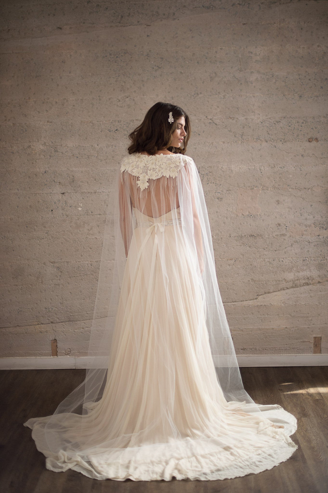 DAENERYS CAPE - IVORY