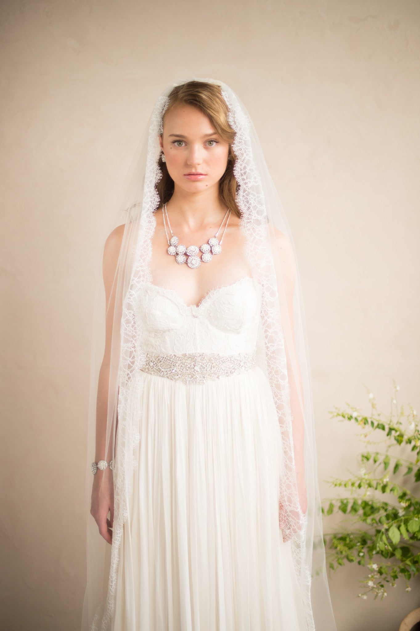 LETITIA STANDARD VEIL