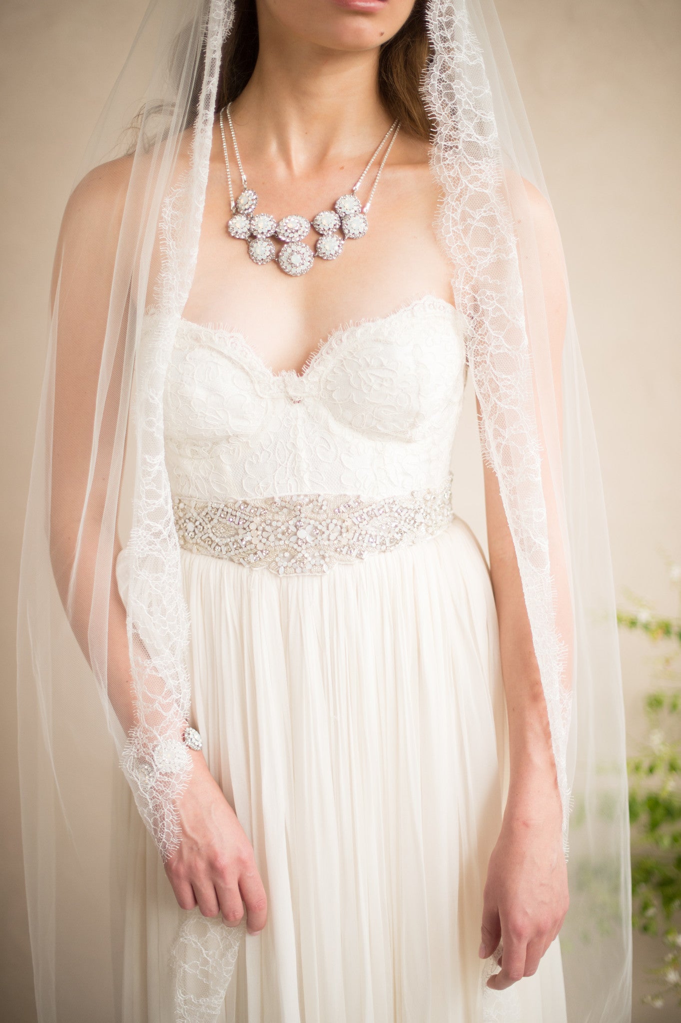 LETITIA STANDARD VEIL