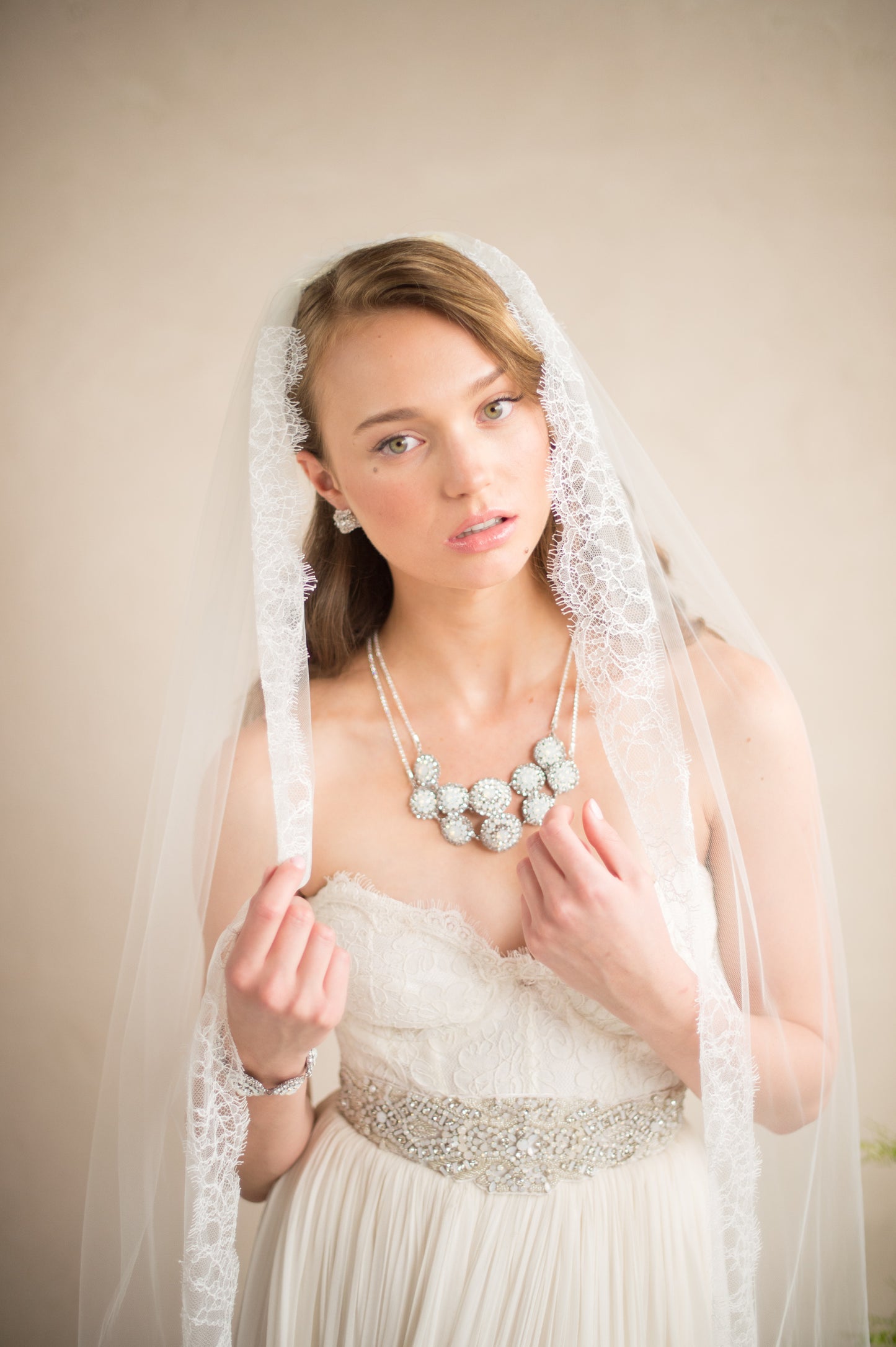 LETITIA STANDARD VEIL