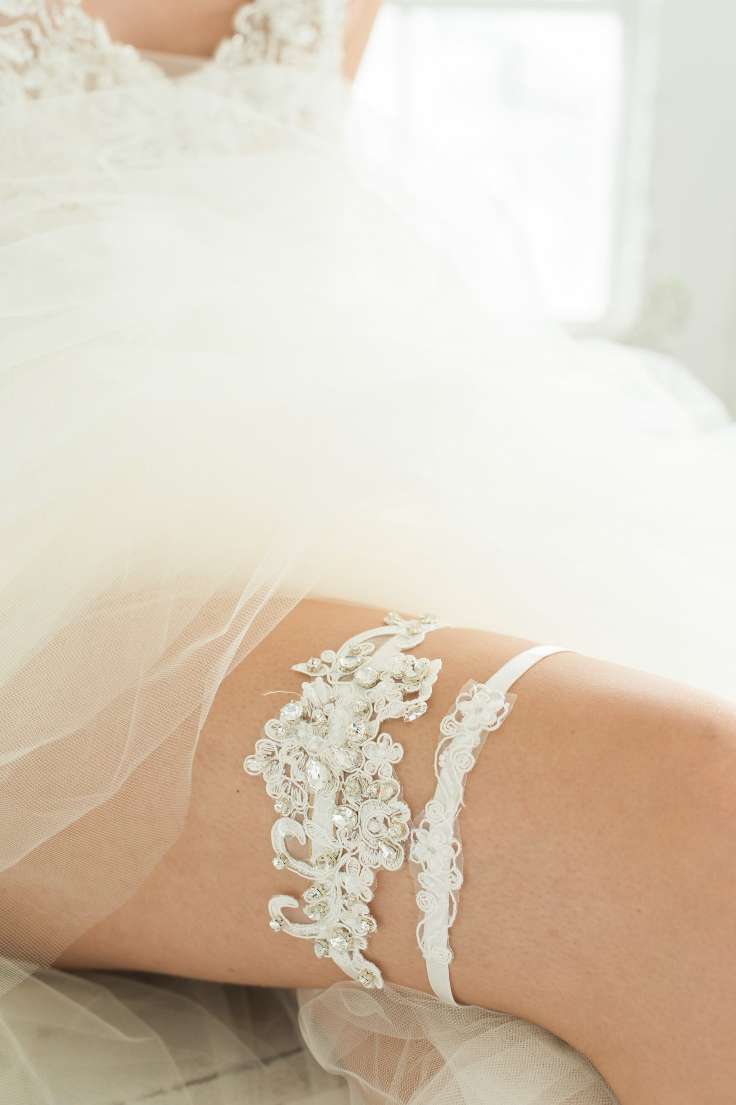 EDEN GARTER - OFF WHITE