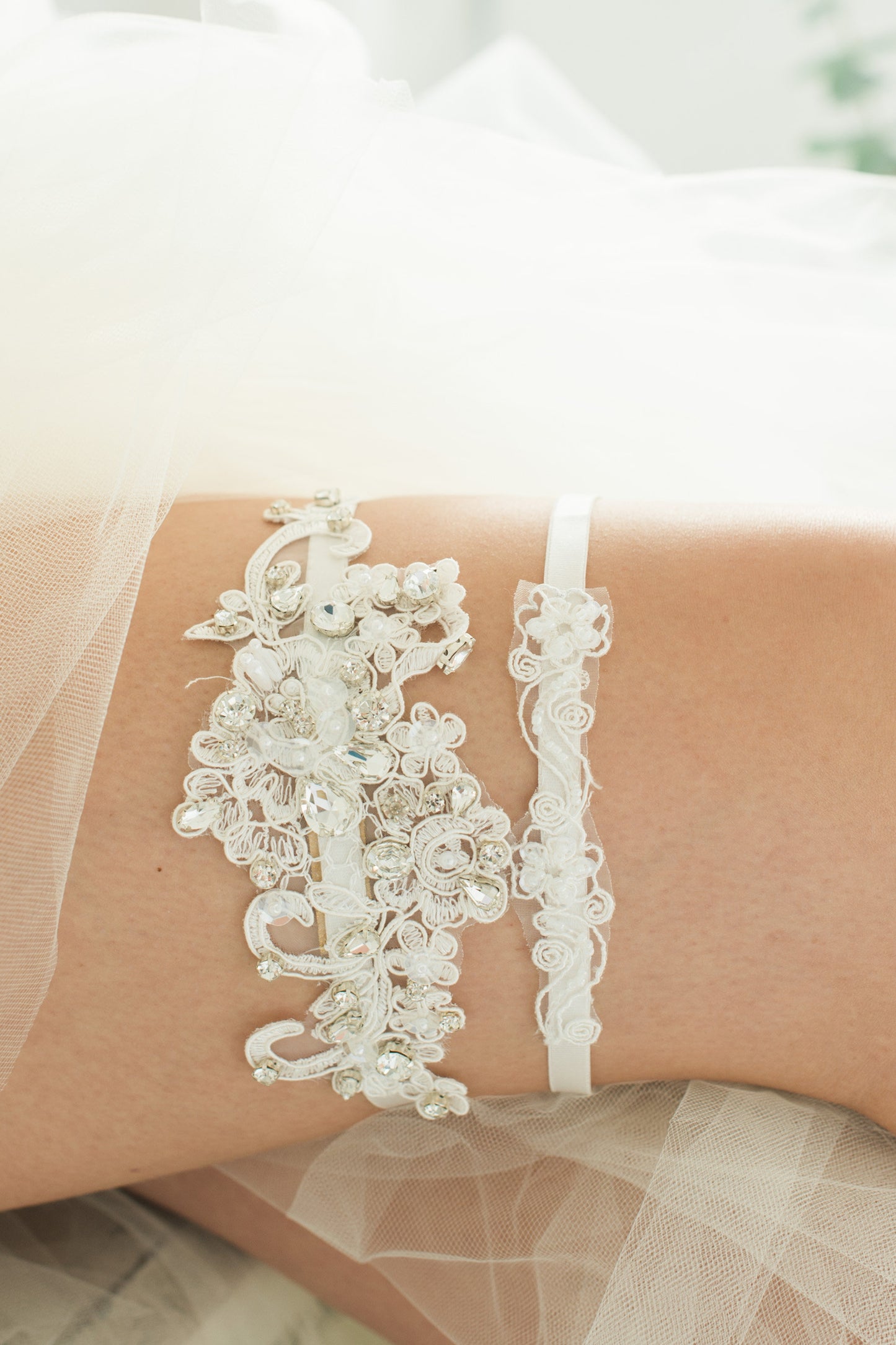 EDEN GARTER - OFF WHITE