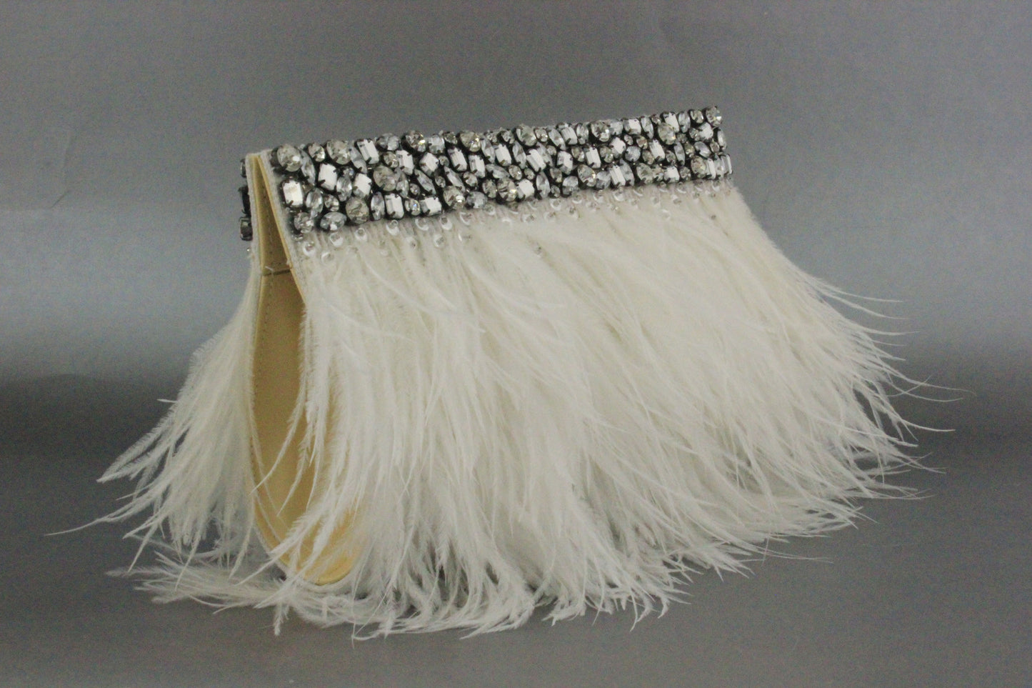 NAOMI CLUTCH- OFF WHITE